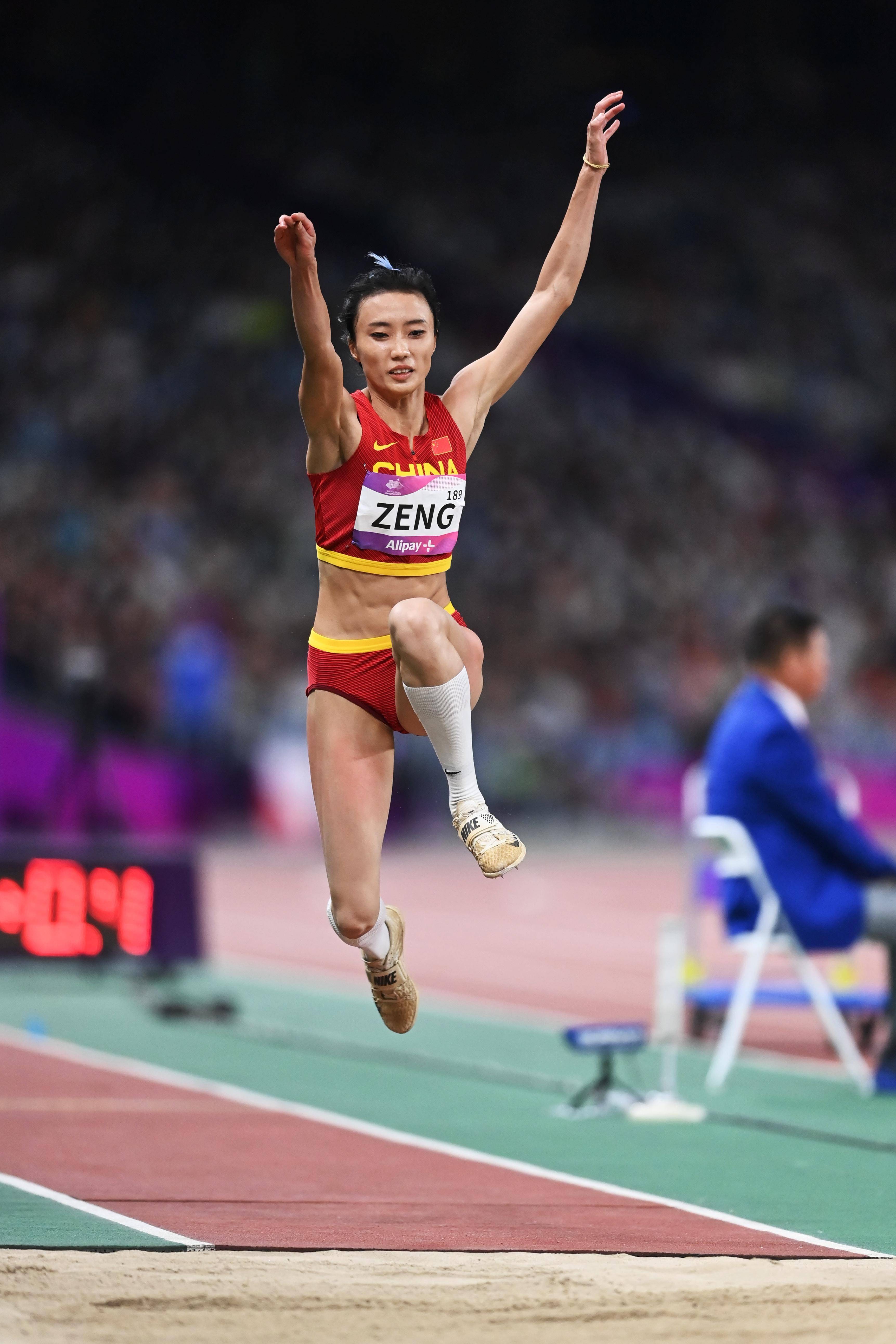 中国队获得女子跳远比赛冠军