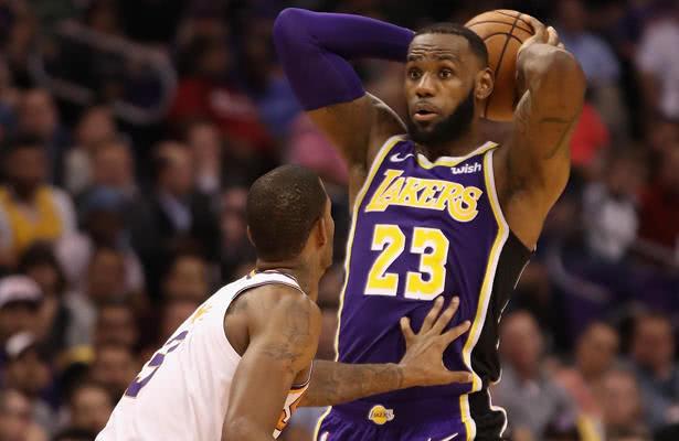 猛龙客场逆转太阳，豪取四连胜