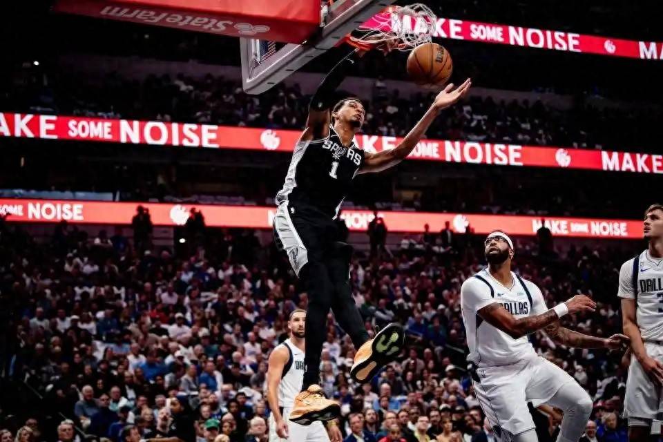 马刺碾压公牛,浓眉送出助攻的简单介绍 马刺碾压公牛,浓眉送出助攻的简单介绍