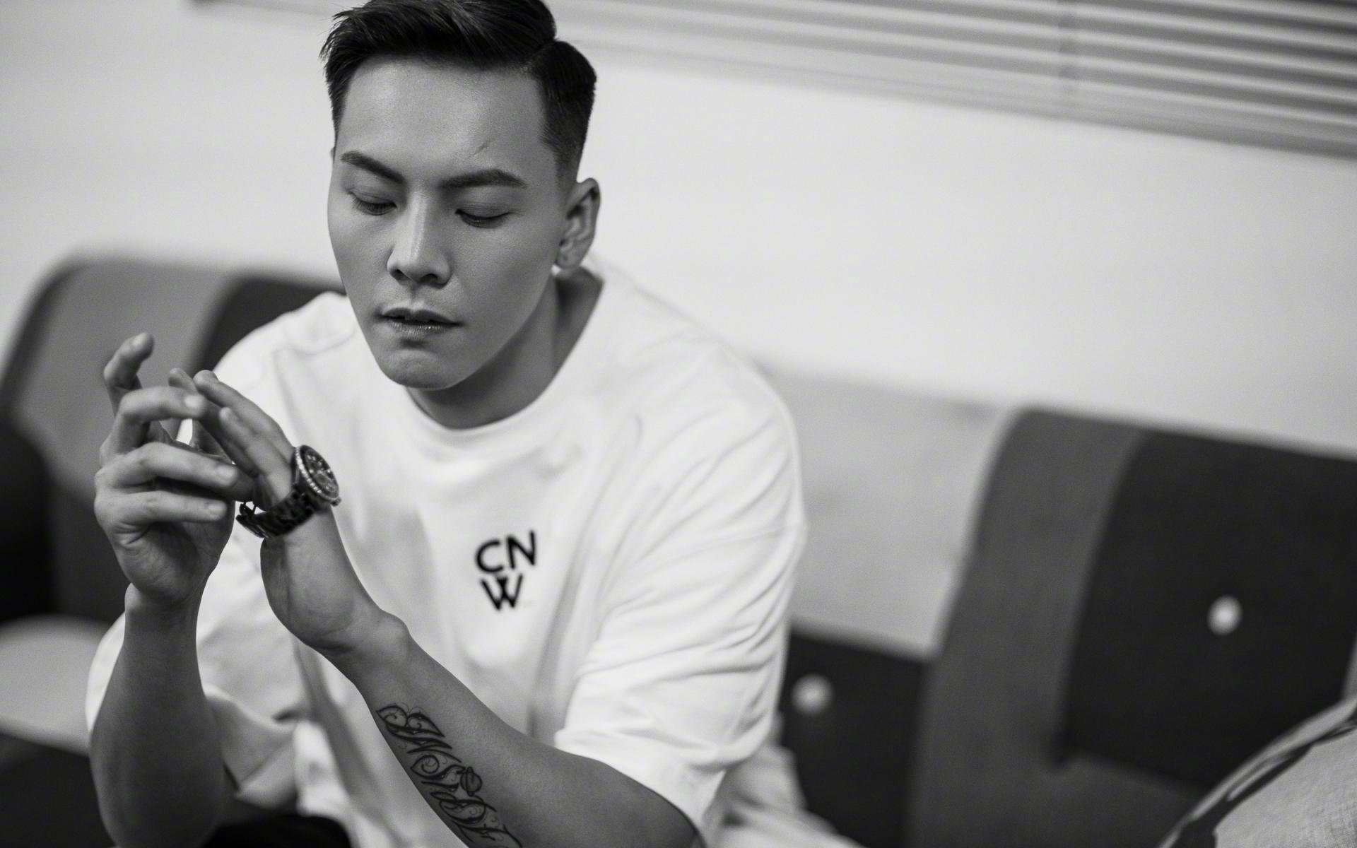 马刺冲垮快船，浓眉成为关键先生