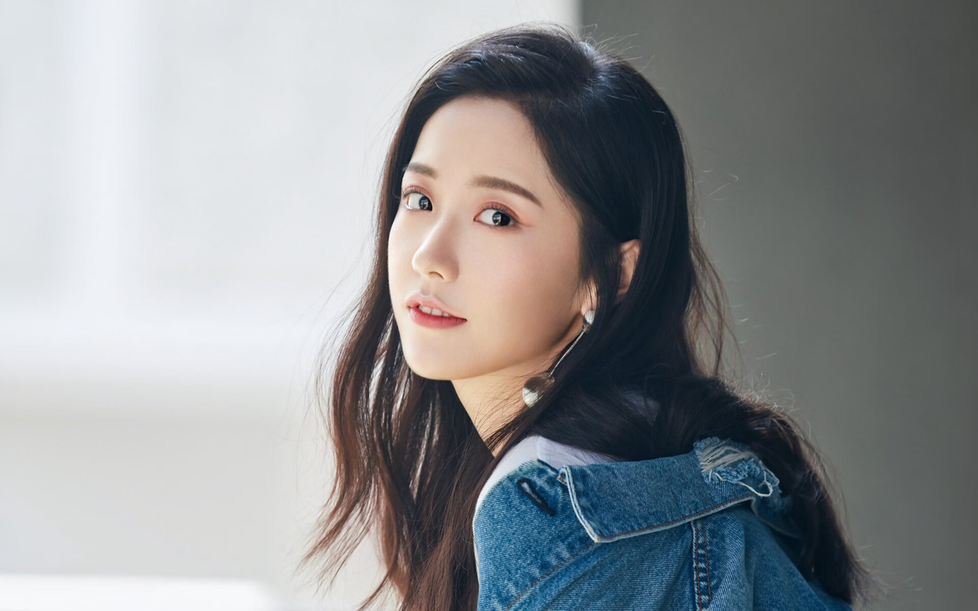 宿敌交锋绿军三节打花火箭 关键先生霍勒迪再证身价