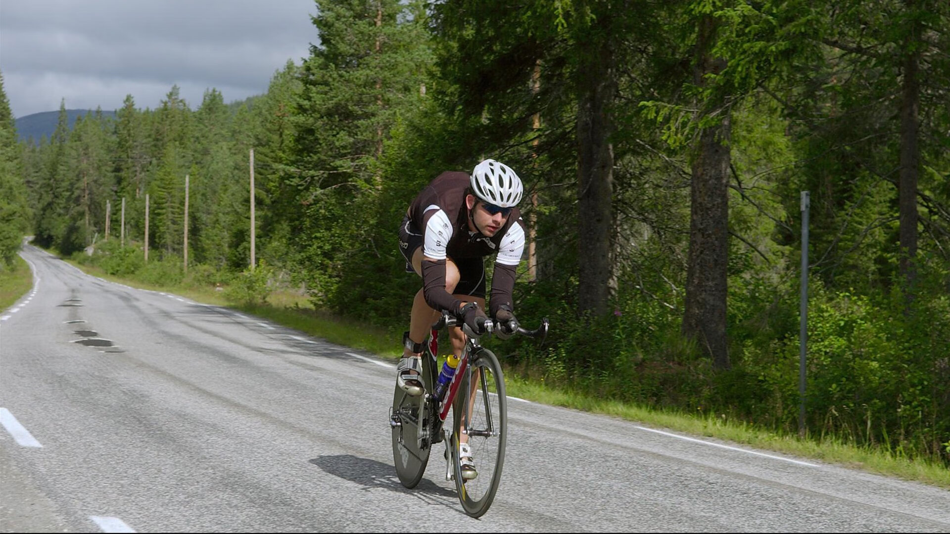 开云体育-东瀛铁卫的北欧试炼，富安健洋在罗马与冰岛的焦点战中证明价值