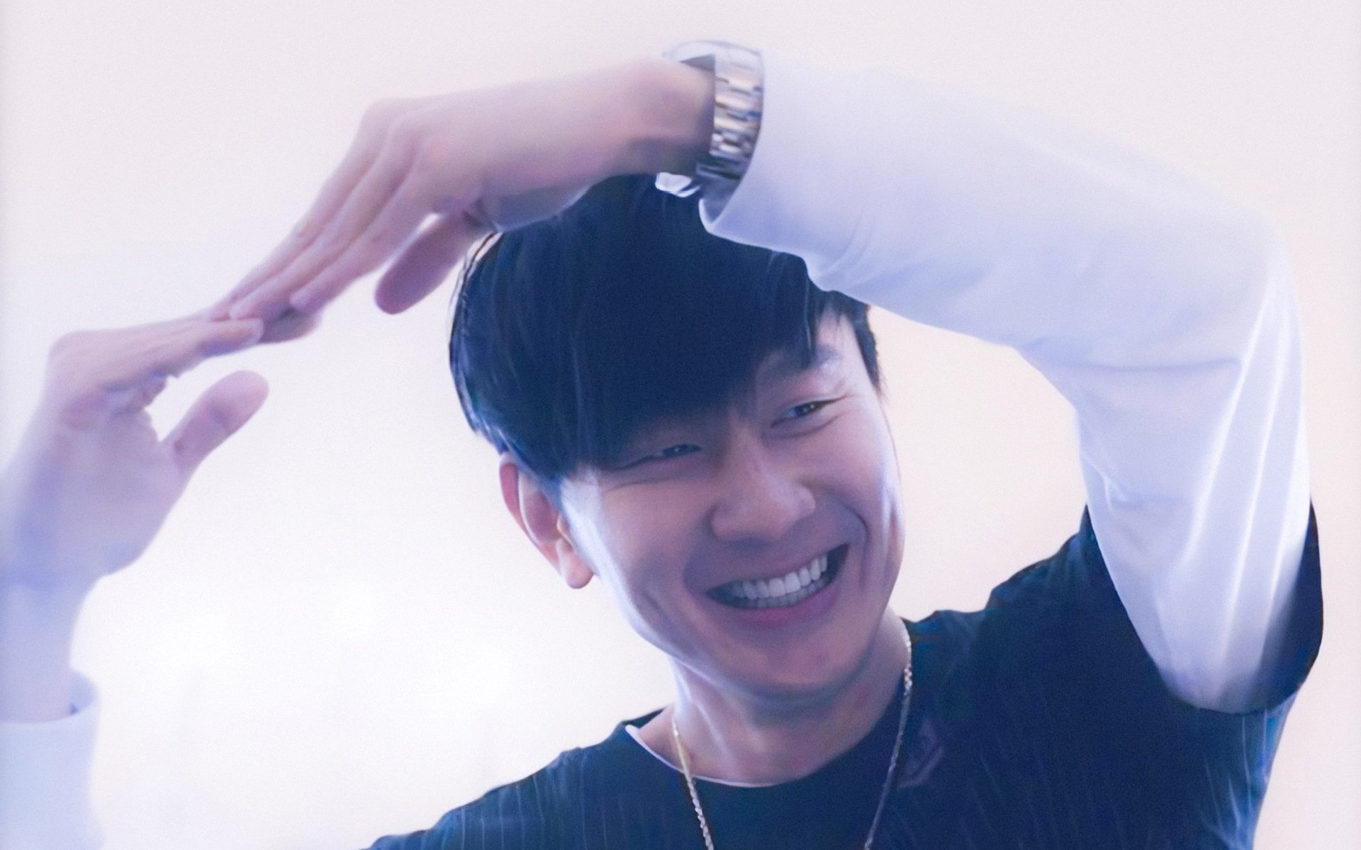 红色闪电撕裂法甲堡垒，克瓦拉茨赫利亚成利物浦击败里昂的关键先生