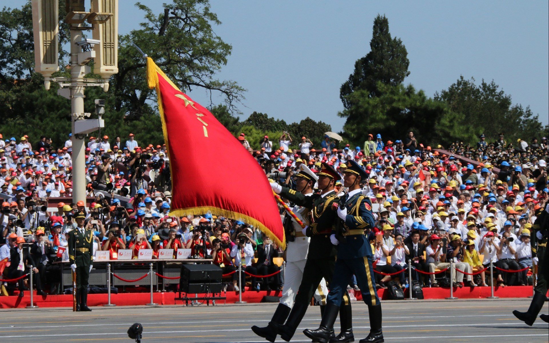 布克节奏掌控致胜，老鹰全面压制勇士显威