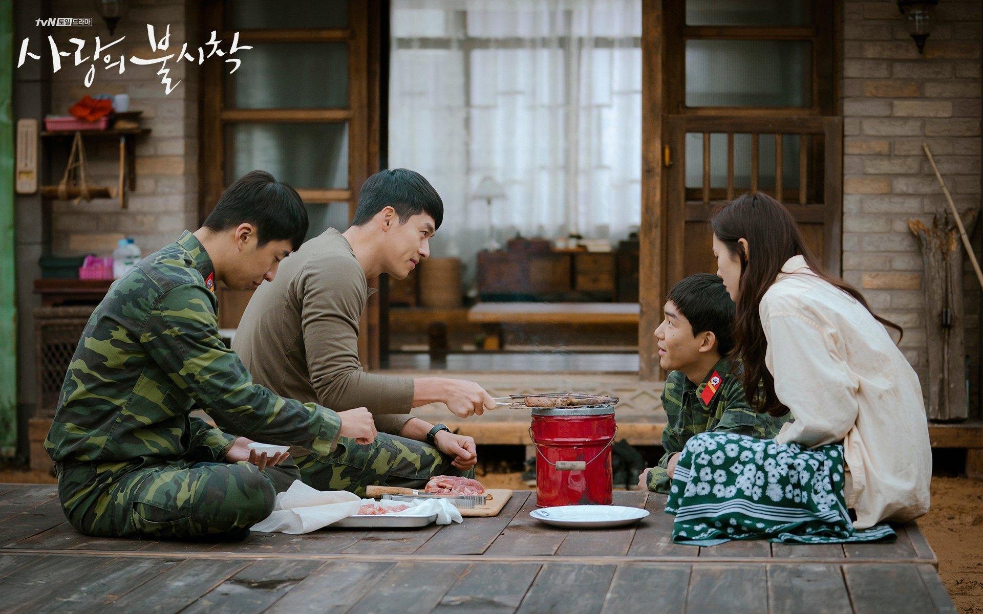 开云体育中国-绿茵场的双重奏，当铜墙铁壁遇见进球机器